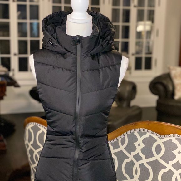 Zara Jackets & Blazers - Zara Fitted Hooded Puffer Vest in Black, XS